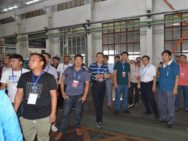 社会公众在欧博ABG集团科普基地生产车间旅行学习